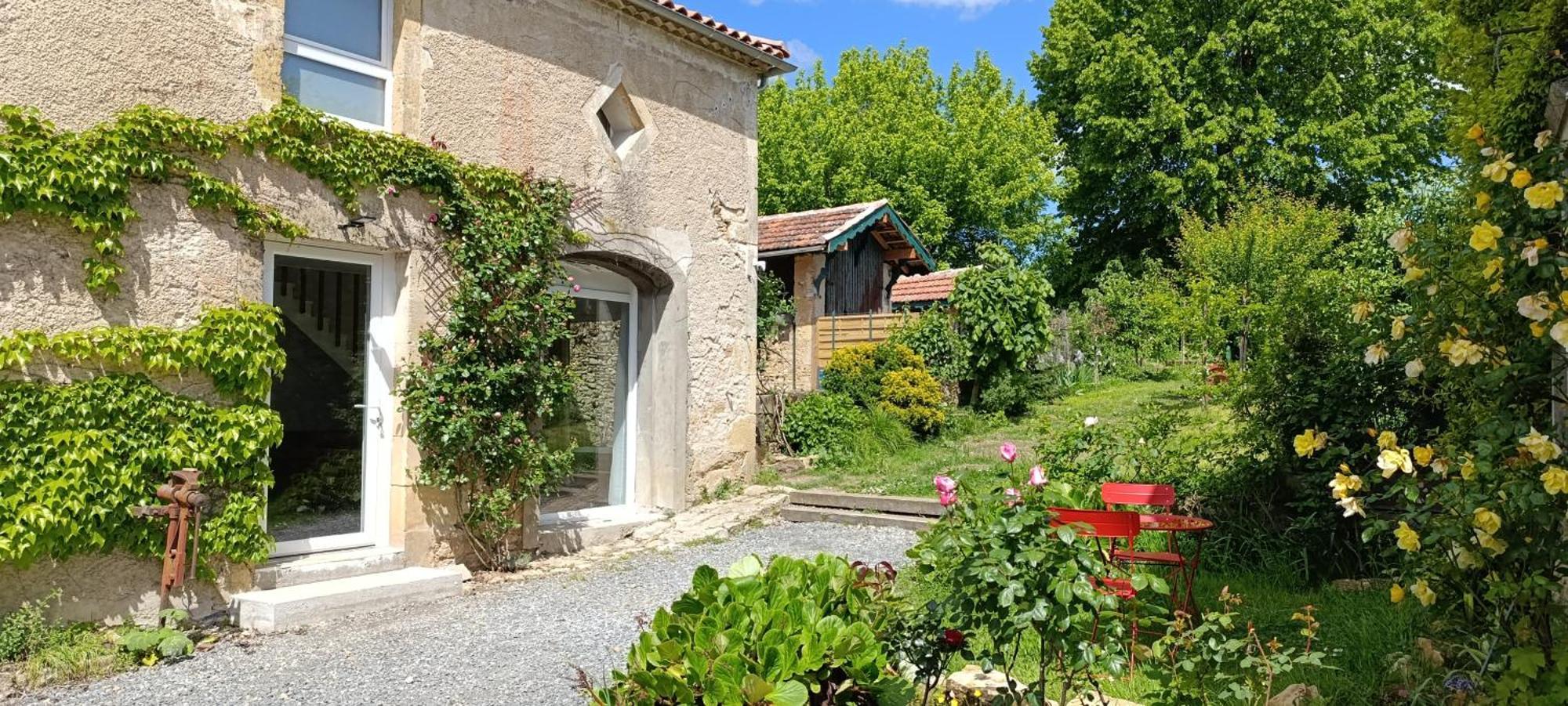 Maison Irondas Saint-Pierre-d'Aurillac Екстер'єр фото