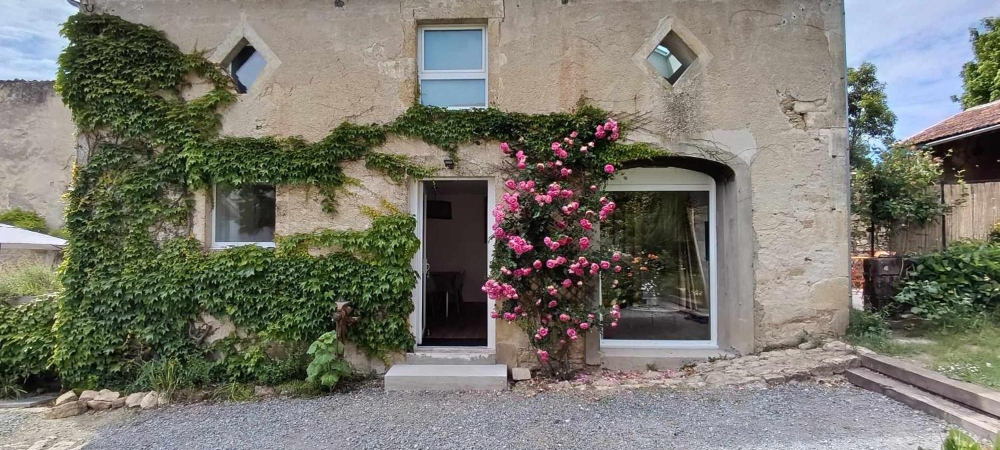 Maison Irondas Saint-Pierre-d'Aurillac Екстер'єр фото