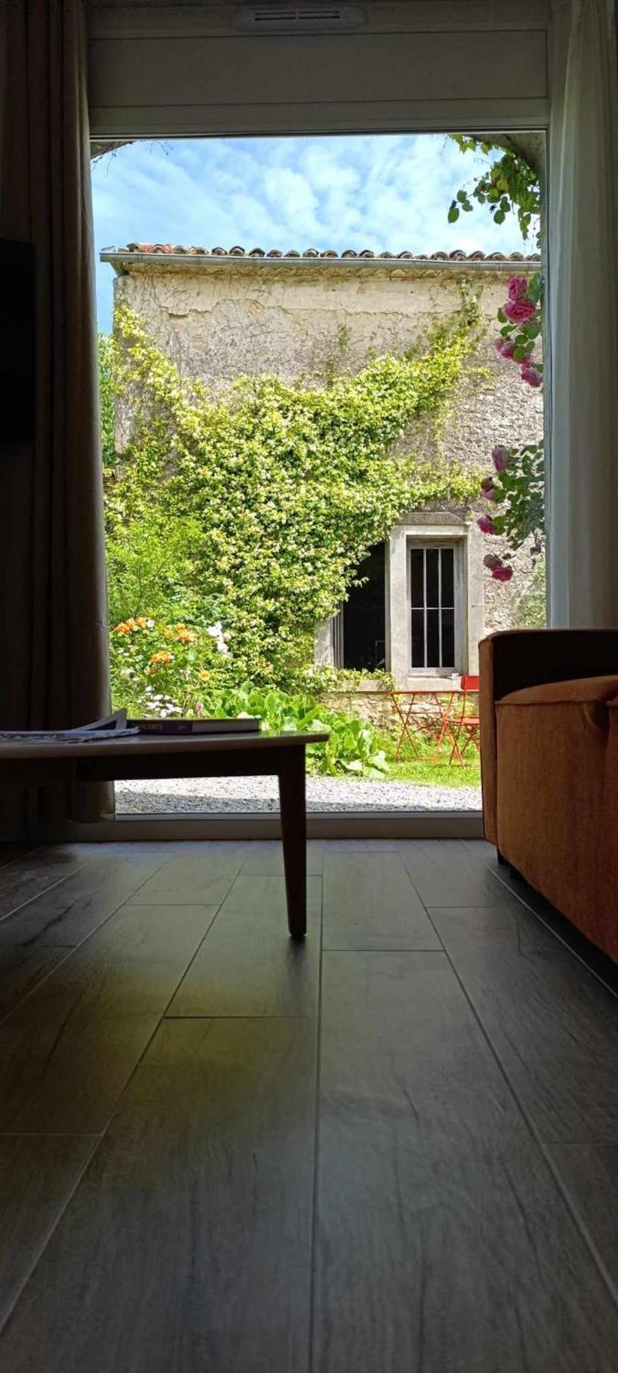 Maison Irondas Saint-Pierre-d'Aurillac Екстер'єр фото