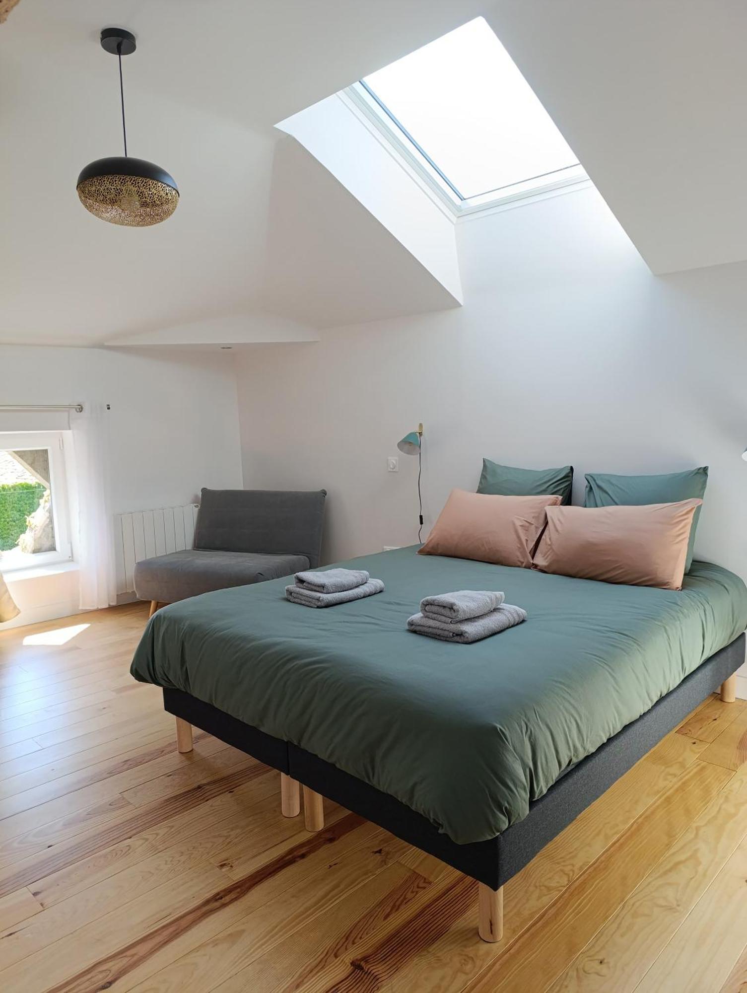Maison Irondas Saint-Pierre-d'Aurillac Екстер'єр фото